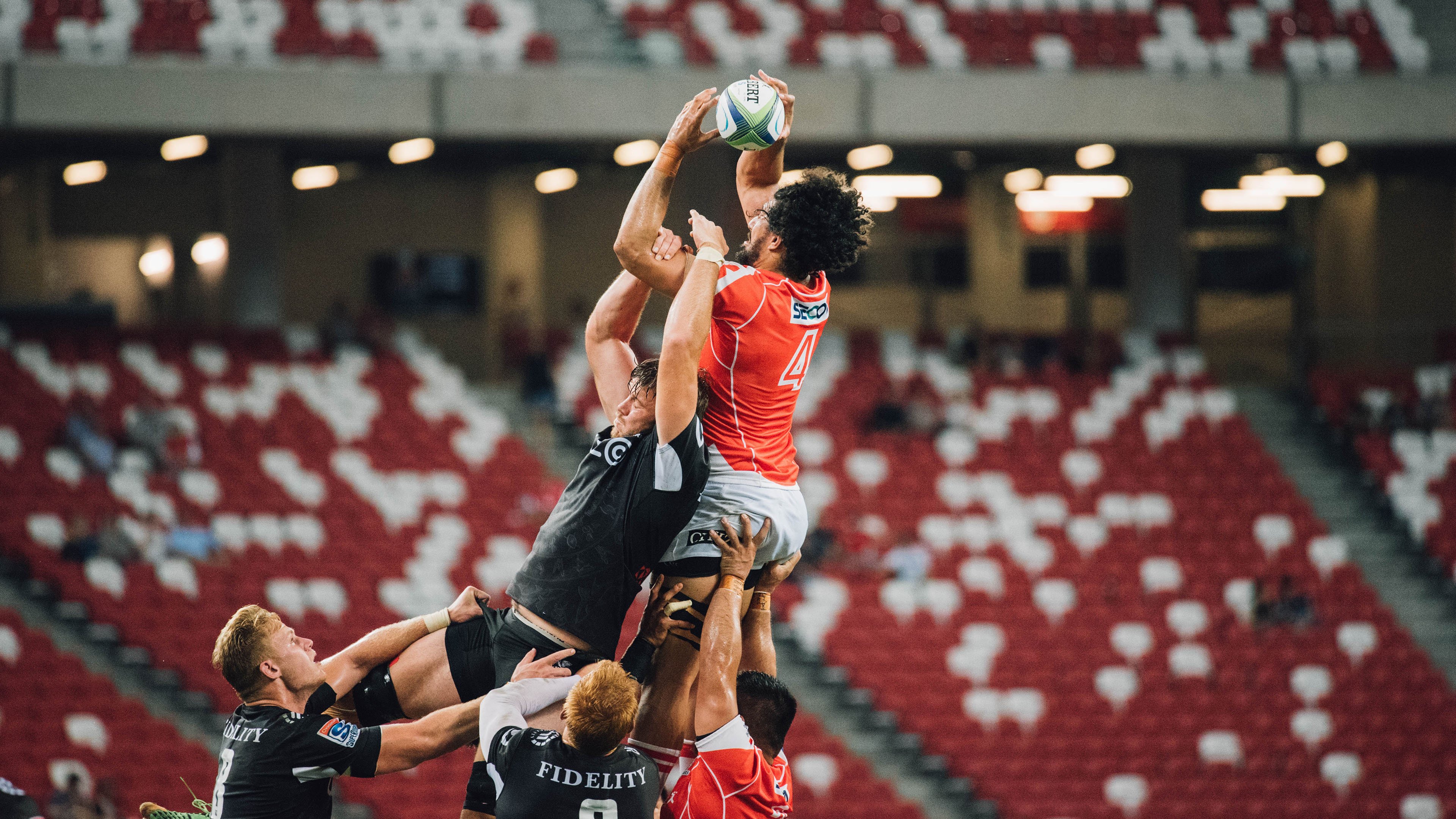 塔特在橄榄球锦标赛中的影响力越来越大,未来星光闪耀