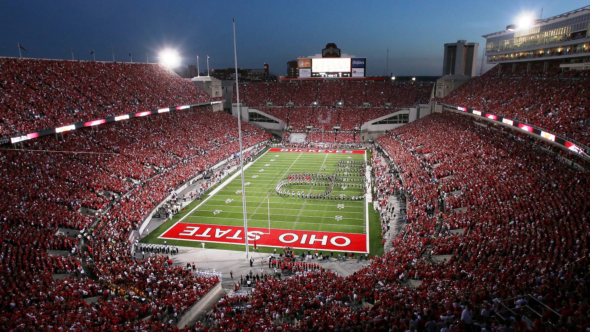 塔特在橄榄球锦标赛中的影响力越来越大,未来星光闪耀